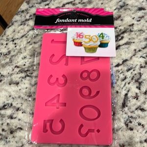 New/sealed sunny side up bakery fondant mold